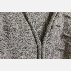 Cardigan med streger