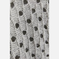 Sweater i sekvenser med forskudte ostehuller 1