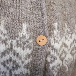 Oktober Mdr: Isblomst Cardigan