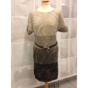 Kjole med store snoninger